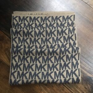 Micheal Kors Scarf